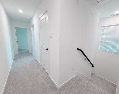 945 Pertuso Lane - Photo Thumbnail 5