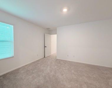 945 Pertuso Lane - Photo Thumbnail 7