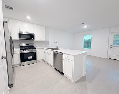 945 Pertuso Lane - Photo Thumbnail 2