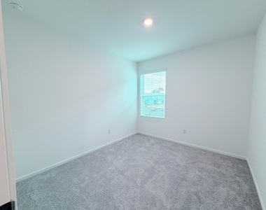 945 Pertuso Lane - Photo Thumbnail 10