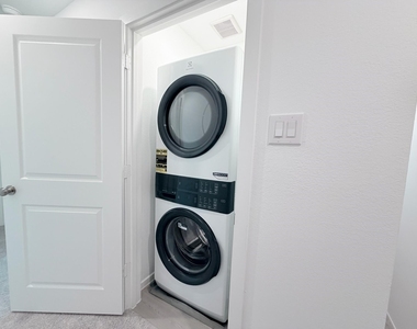 945 Pertuso Lane - Photo Thumbnail 6