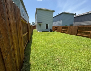 945 Pertuso Lane - Photo Thumbnail 15