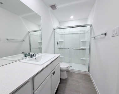 945 Pertuso Lane - Photo Thumbnail 8