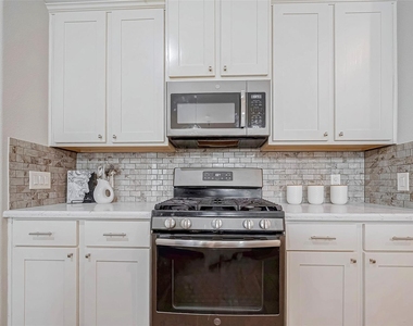 31118 Gulf Cypress Lane - Photo Thumbnail 2