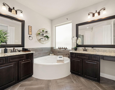 9338 Taylor Cliff Lane - Photo Thumbnail 27