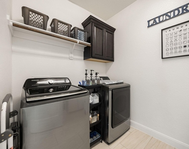 9338 Taylor Cliff Lane - Photo Thumbnail 23