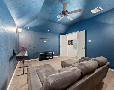9338 Taylor Cliff Lane - Photo Thumbnail 36
