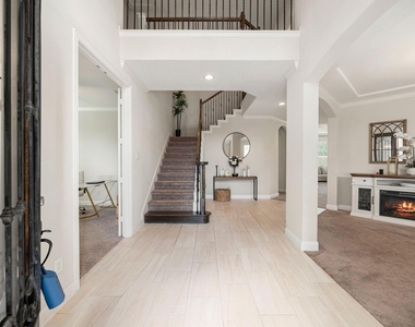 9338 Taylor Cliff Lane - Photo Thumbnail 12