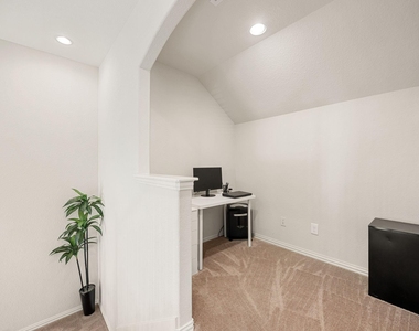 9338 Taylor Cliff Lane - Photo Thumbnail 33