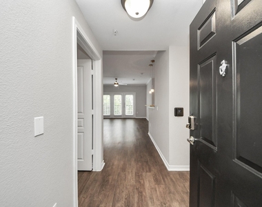3003 Memorial Court - Photo Thumbnail 4