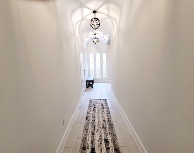 710 Delano Street - Photo Thumbnail 12