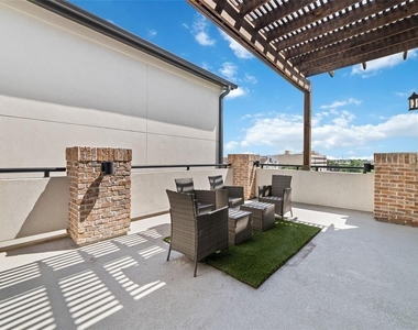 710 Delano Street - Photo Thumbnail 25