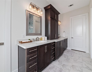 710 Delano Street - Photo Thumbnail 16
