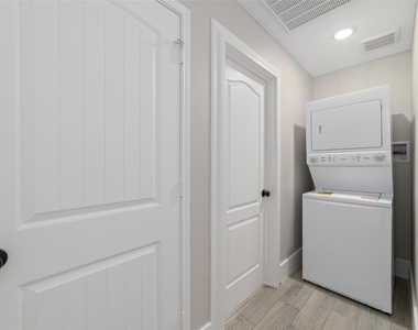 6720 Cathcart Drive - Photo Thumbnail 11