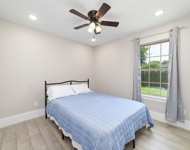 6720 Cathcart Drive - Photo Thumbnail 13