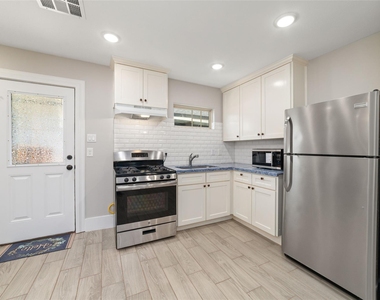 6720 Cathcart Drive - Photo Thumbnail 4