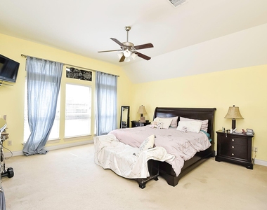 6308 Silver Thistle Lane - Photo Thumbnail 16