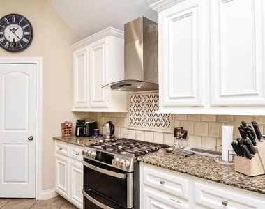 6308 Silver Thistle Lane - Photo Thumbnail 14