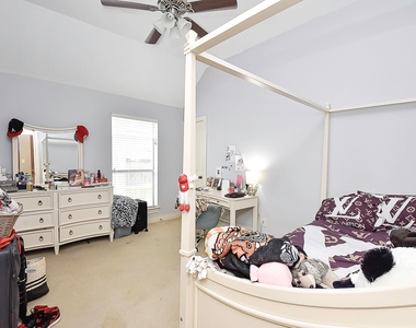 6308 Silver Thistle Lane - Photo Thumbnail 24