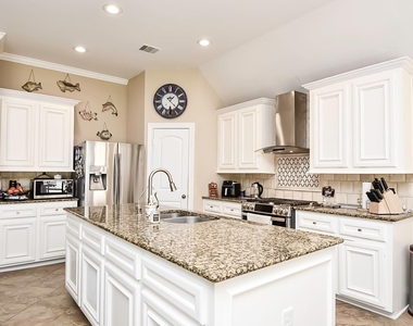 6308 Silver Thistle Lane - Photo Thumbnail 13