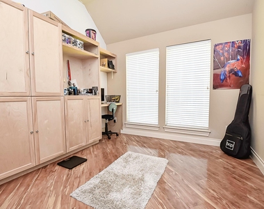 6308 Silver Thistle Lane - Photo Thumbnail 25