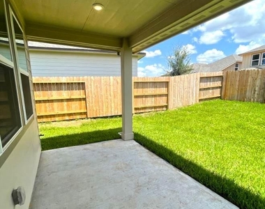 7052 Silverleaf Oak Street - Photo Thumbnail 22