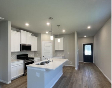 7052 Silverleaf Oak Street - Photo Thumbnail 3