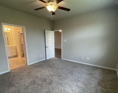 7052 Silverleaf Oak Street - Photo Thumbnail 9