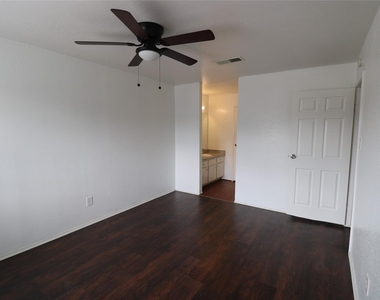 12659 Ashford Meadow Drive - Photo Thumbnail 6