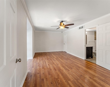 12633 Memorial Drive - Photo Thumbnail 6