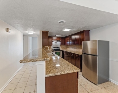12633 Memorial Drive - Photo Thumbnail 22