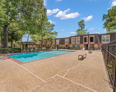 12633 Memorial Drive - Photo Thumbnail 25