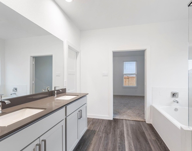 1589 Oakdale Crest Road - Photo Thumbnail 20
