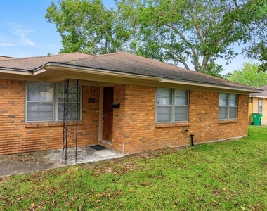 216 Schilling Street - Photo Thumbnail 1