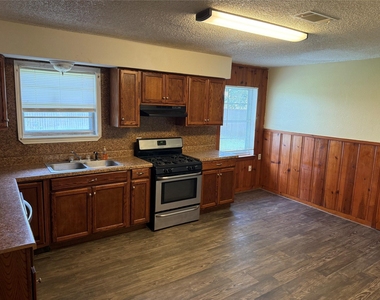 216 Schilling Street - Photo Thumbnail 9