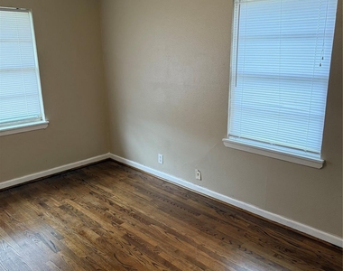 216 Schilling Street - Photo Thumbnail 5