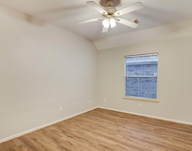 9311 Cabin Creek Drive - Photo Thumbnail 10