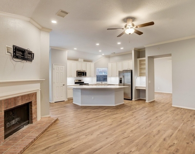 9311 Cabin Creek Drive - Photo Thumbnail 4