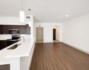 2222 Smith Street - Photo Thumbnail 2