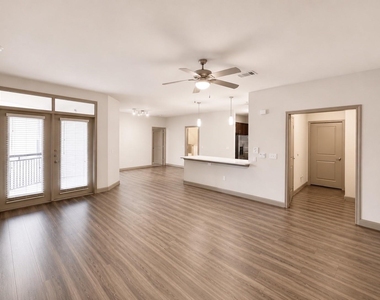 3788 Richmond Avenue - Photo Thumbnail 2
