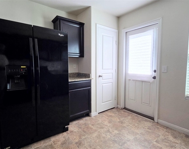 14111 Sundrop Park Lane - Photo Thumbnail 7
