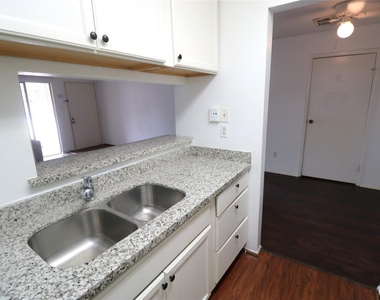 12659 Ashford Meadow Drive - Photo Thumbnail 7