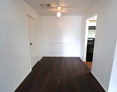 12659 Ashford Meadow Drive - Photo Thumbnail 4