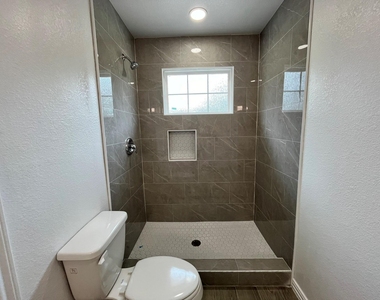 5706 Howell Street - Photo Thumbnail 24