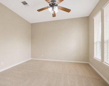 4102 Sandstone Bend Lane - Photo Thumbnail 4