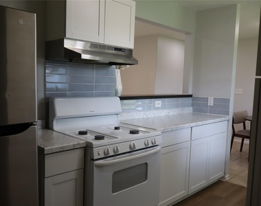 302 Delta Street - Photo Thumbnail 8