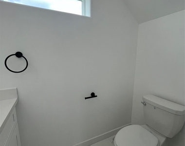 8605 Wileyvale Road - Photo Thumbnail 5
