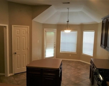 2411 Morgan Ridge Lane - Photo Thumbnail 3