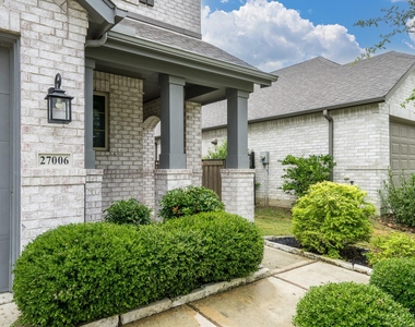 27006 Hidden Rock Court - Photo Thumbnail 2