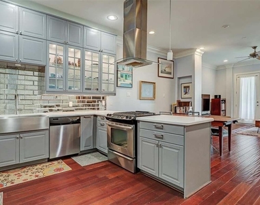 510 Lovett Boulevard - Photo Thumbnail 2
